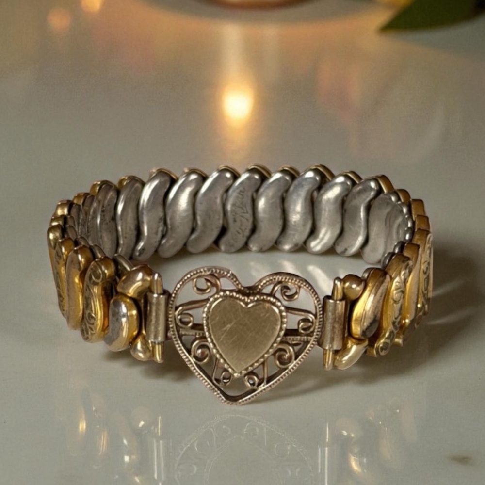 WWII Gold Tone Sweetheart Filigree Heart Expansion Bracelet XS 4.5” by Co-Star - Picture 16 of 16